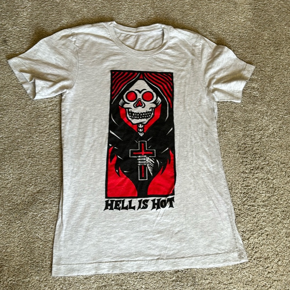 graphic tee